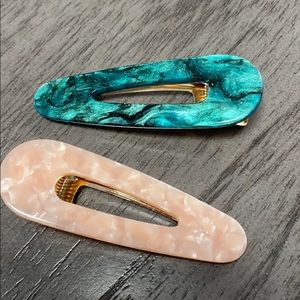 NEW Hair Clips! (2 set)
